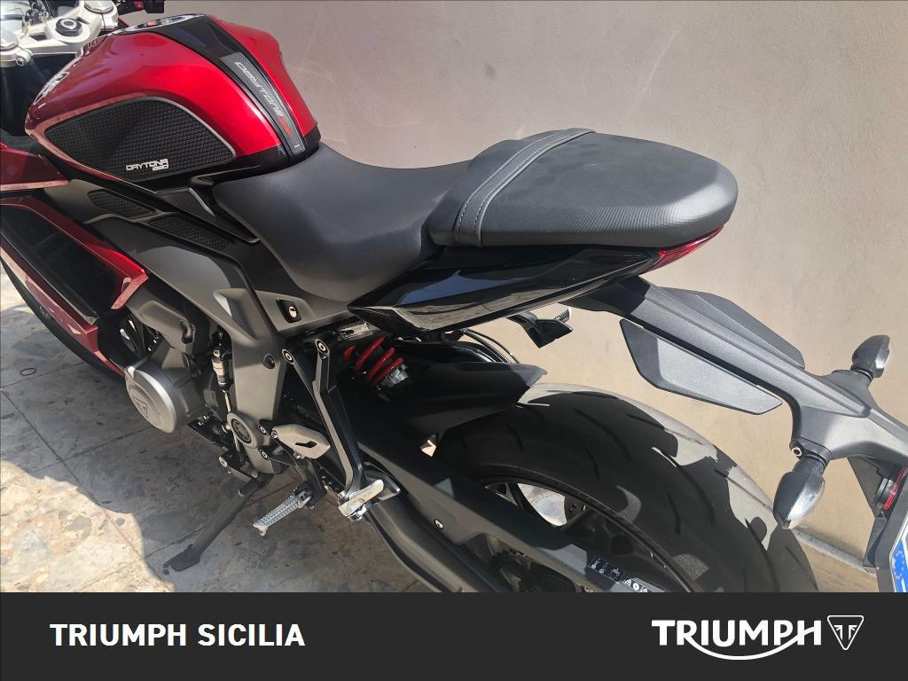 TRIUMPH Daytona 660 Abs