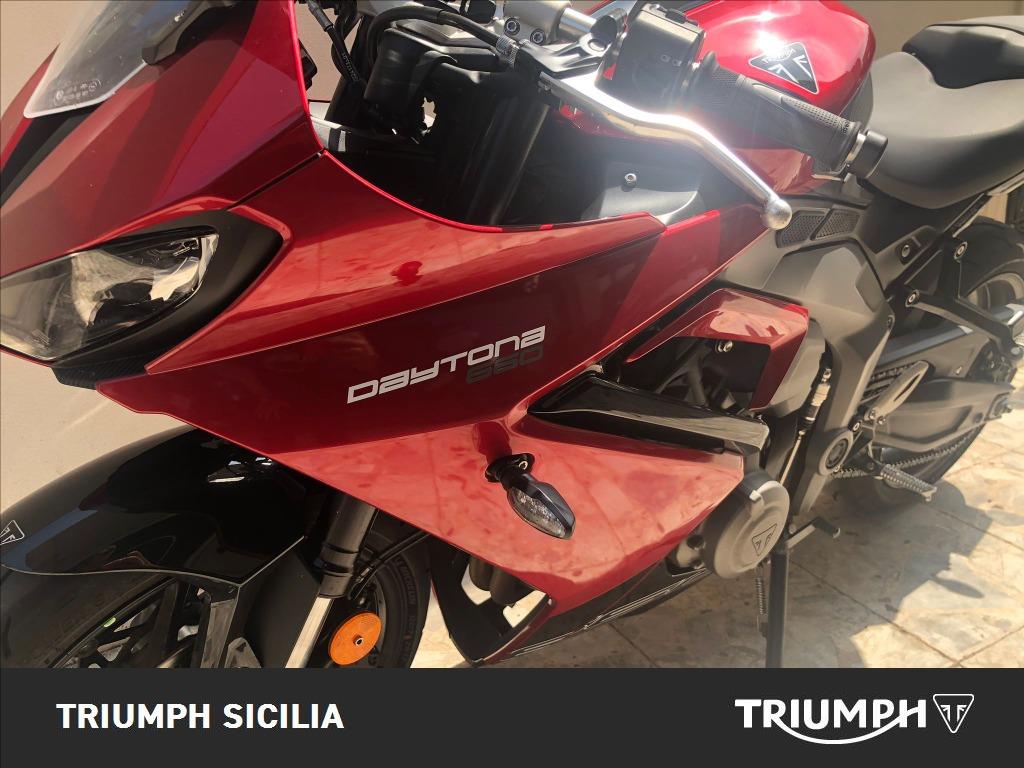 TRIUMPH Daytona 660 Abs