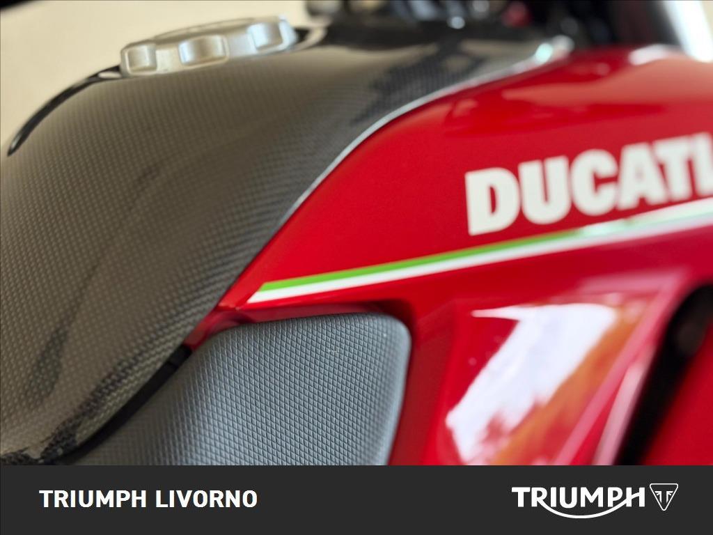DUCATI Hypermotard 796 red