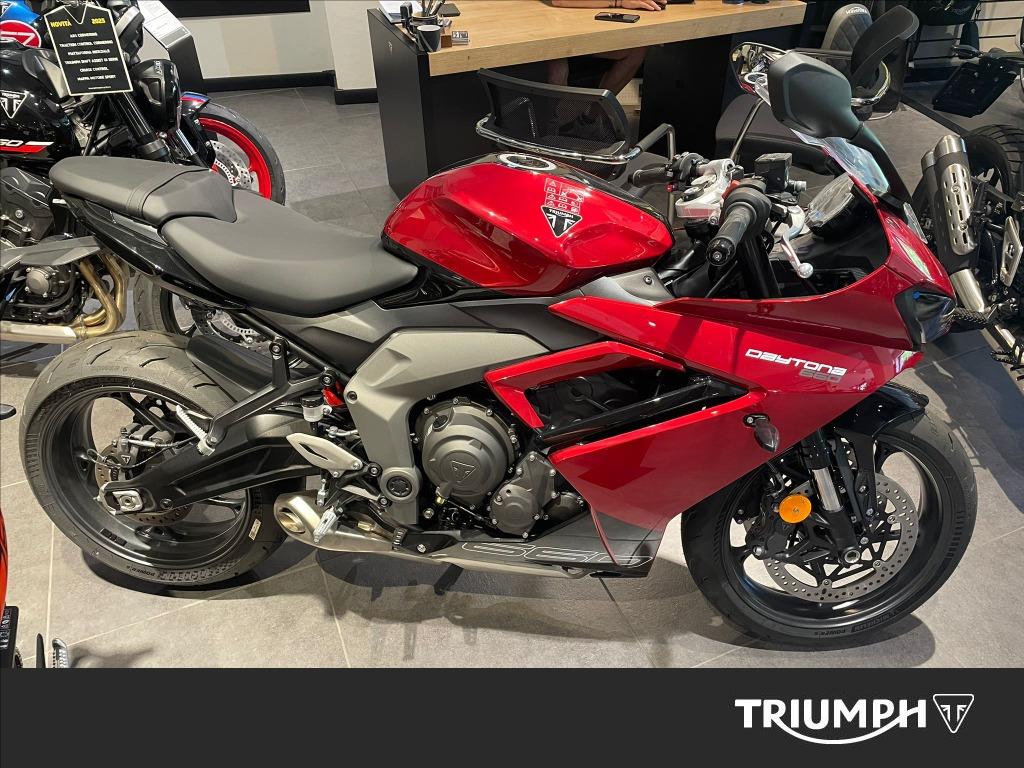 TRIUMPH Daytona 660 Abs