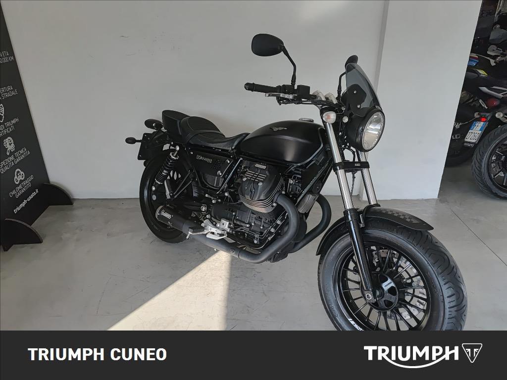 MOTO GUZZI V9 850 Bobber
