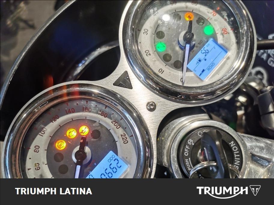 TRIUMPH Thruxton 1200 R