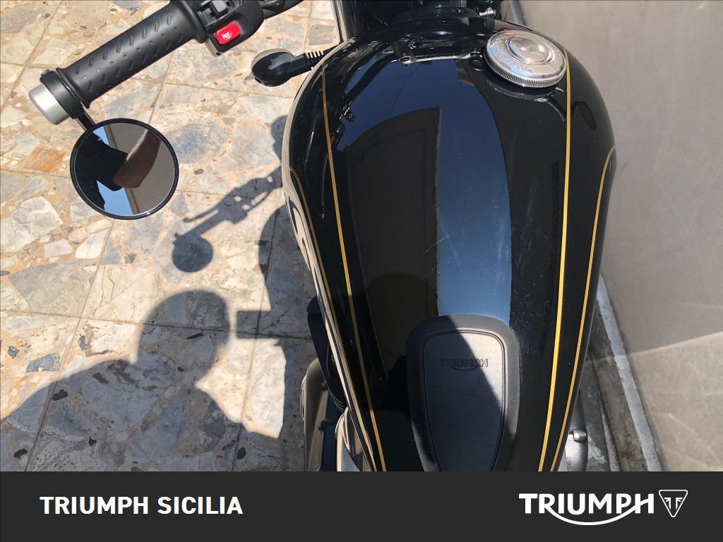 TRIUMPH Street Twin 900 
