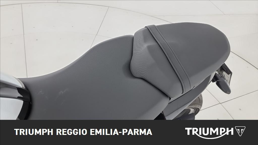 TRIUMPH Daytona 660 Abs