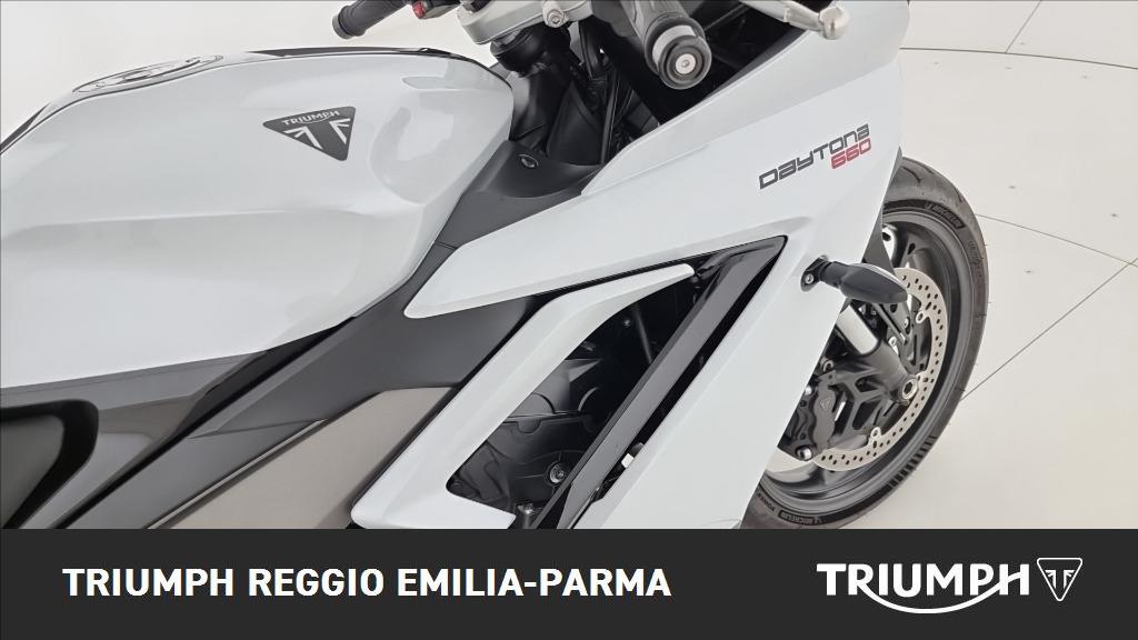 TRIUMPH Daytona 660 Abs
