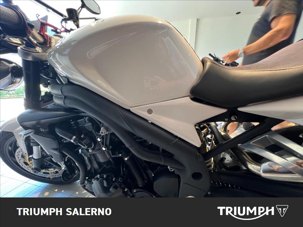 TRIUMPH Speed Triple 1050 