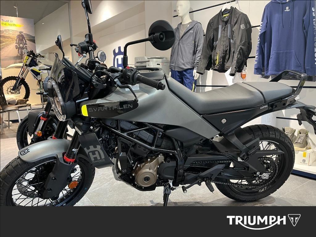 HUSQVARNA Svartpilen 125 4T