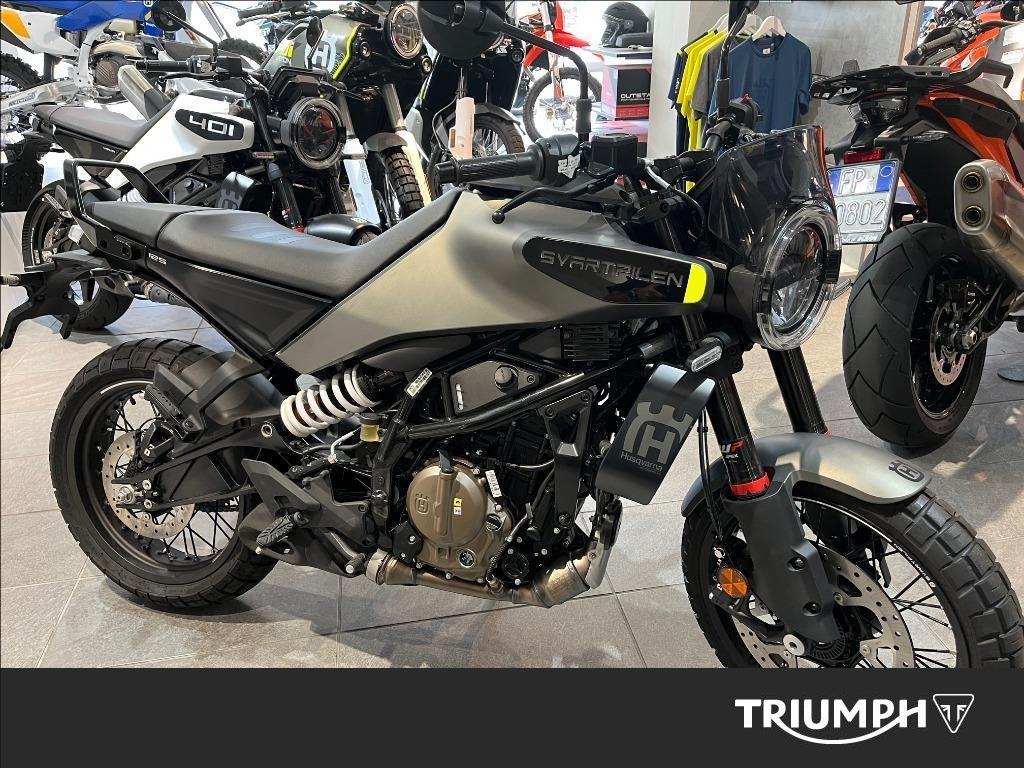 HUSQVARNA Svartpilen 125 4T