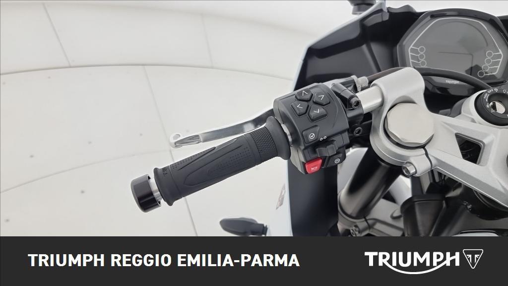 TRIUMPH Daytona 660 Abs
