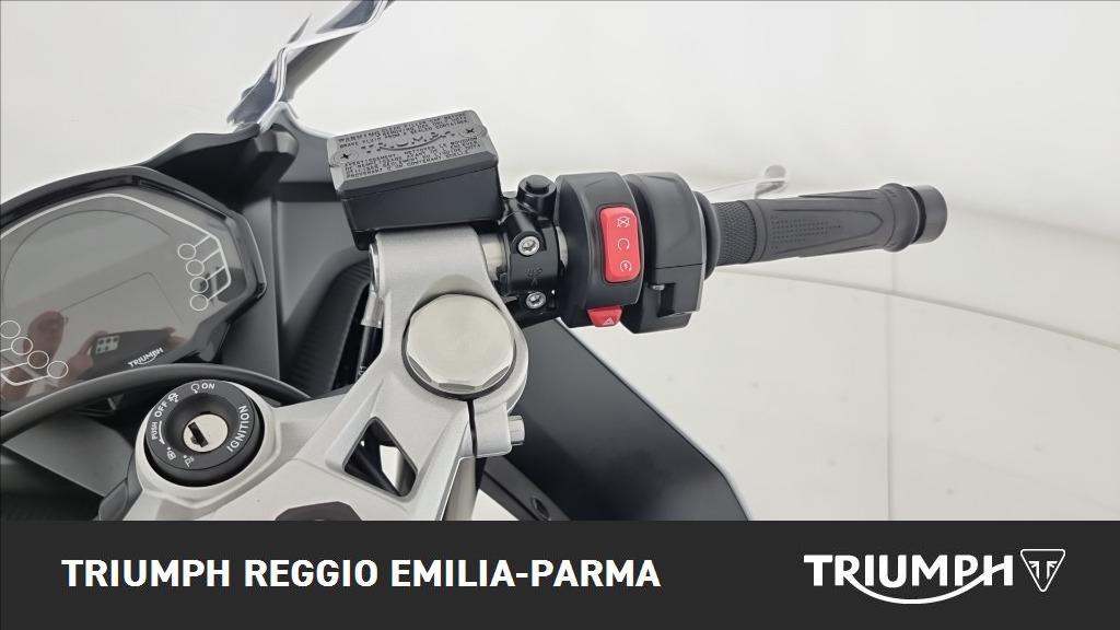 TRIUMPH Daytona 660 Abs