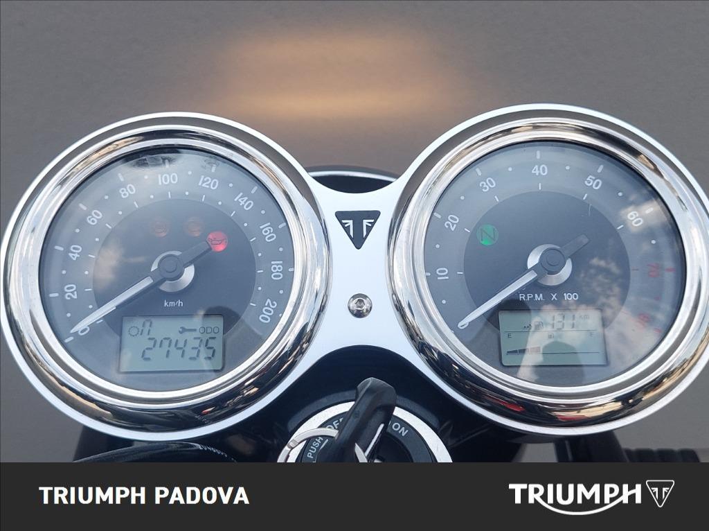 TRIUMPH Bonneville 900 T100 