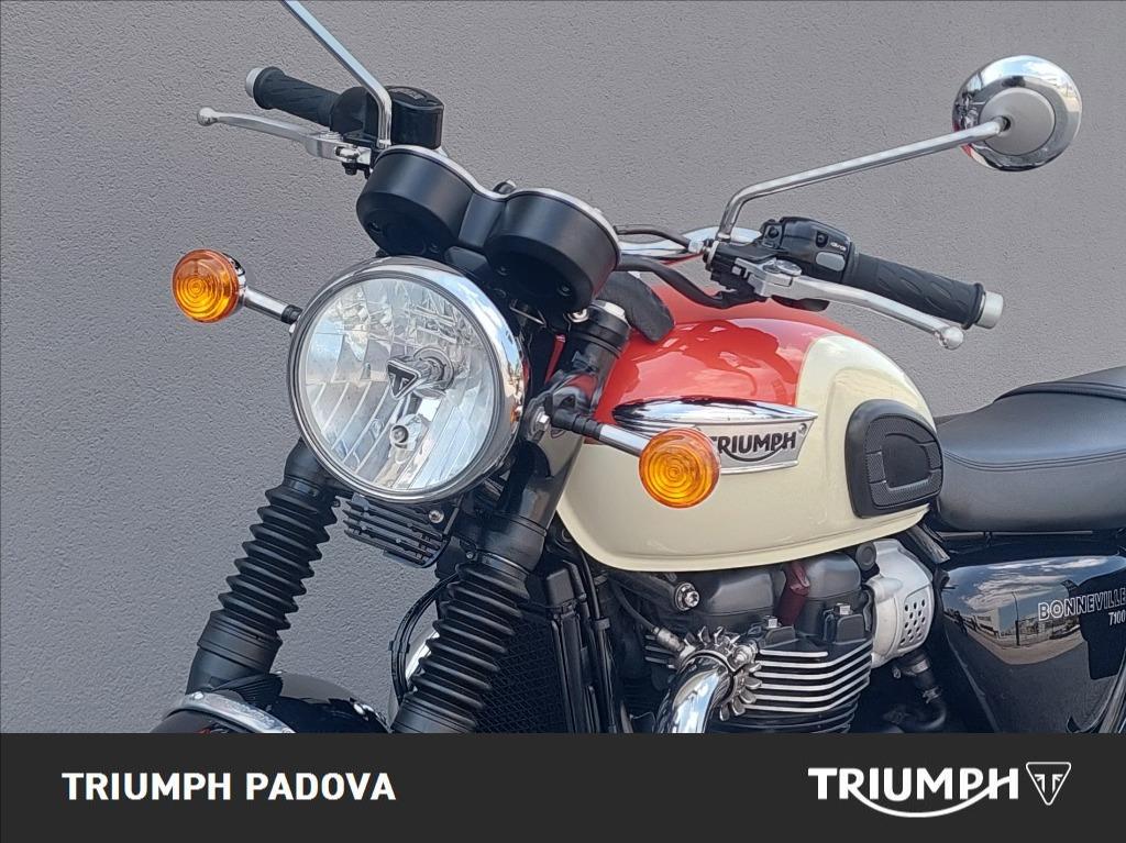 TRIUMPH Bonneville 900 T100 