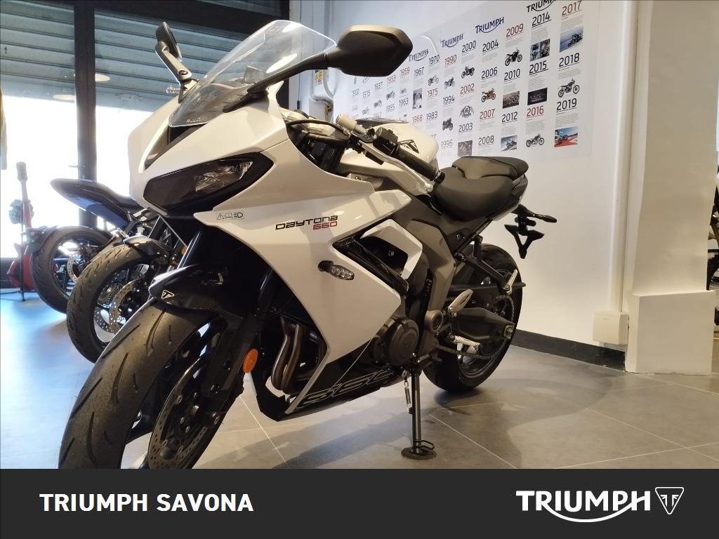 TRIUMPH Daytona 660 Abs