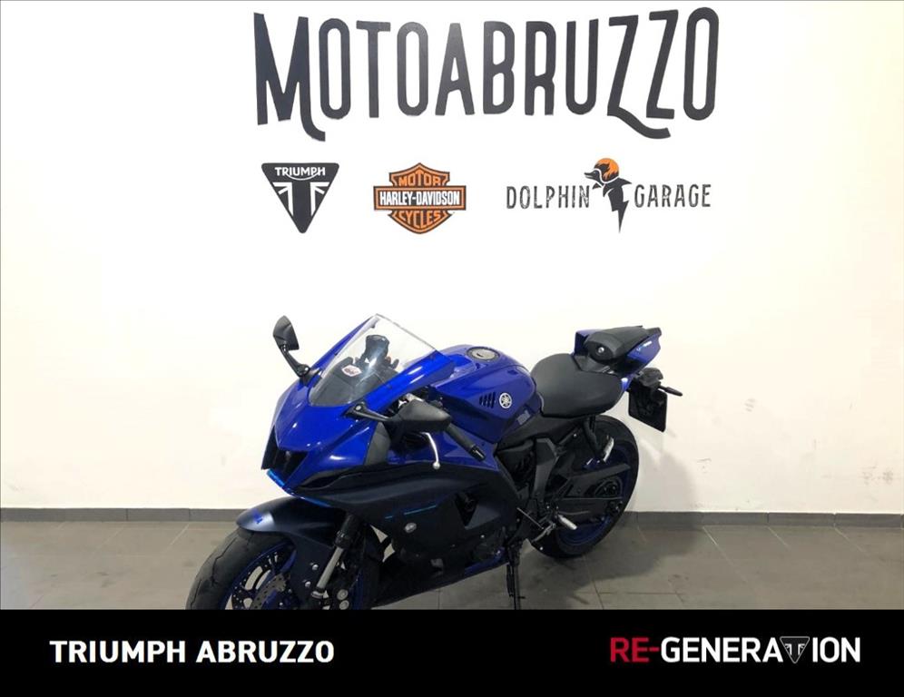 YAMAHA YZF R7 690 Abs