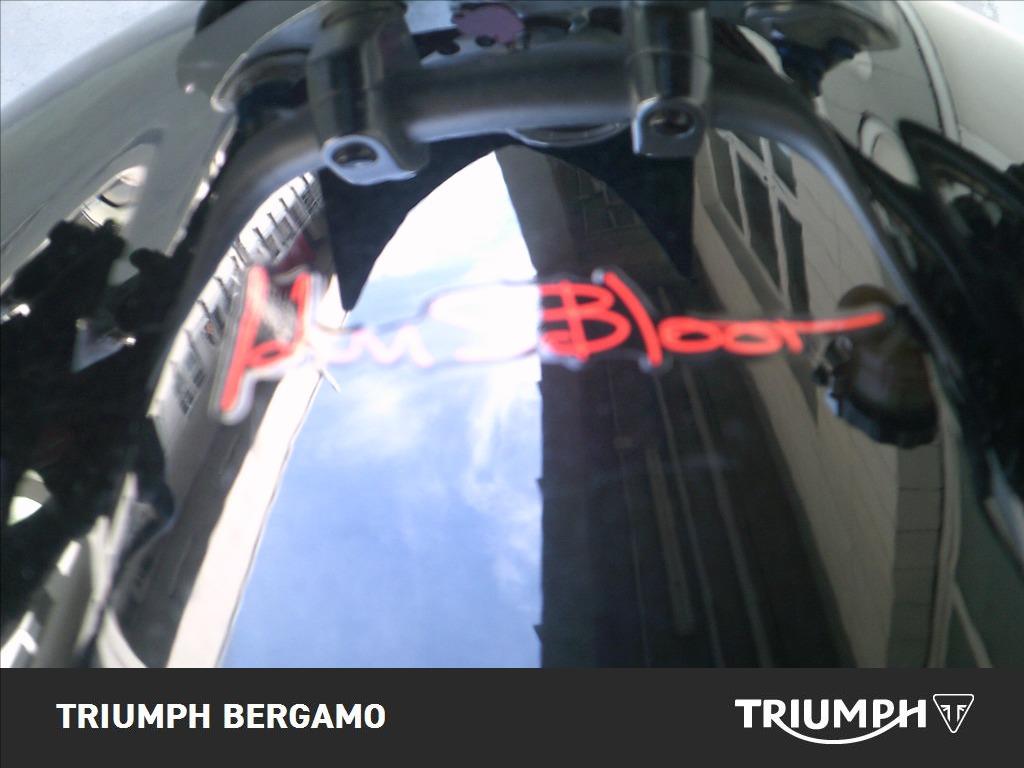 TRIUMPH Speed Triple 1050 SE