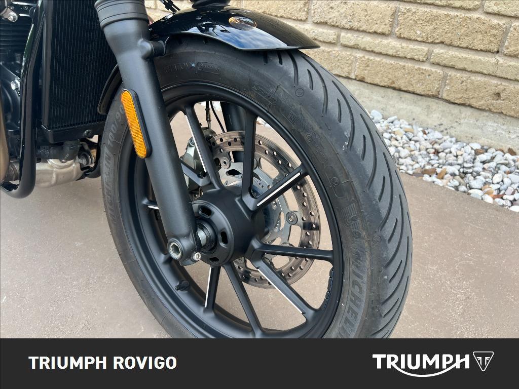 TRIUMPH Street Twin 900 