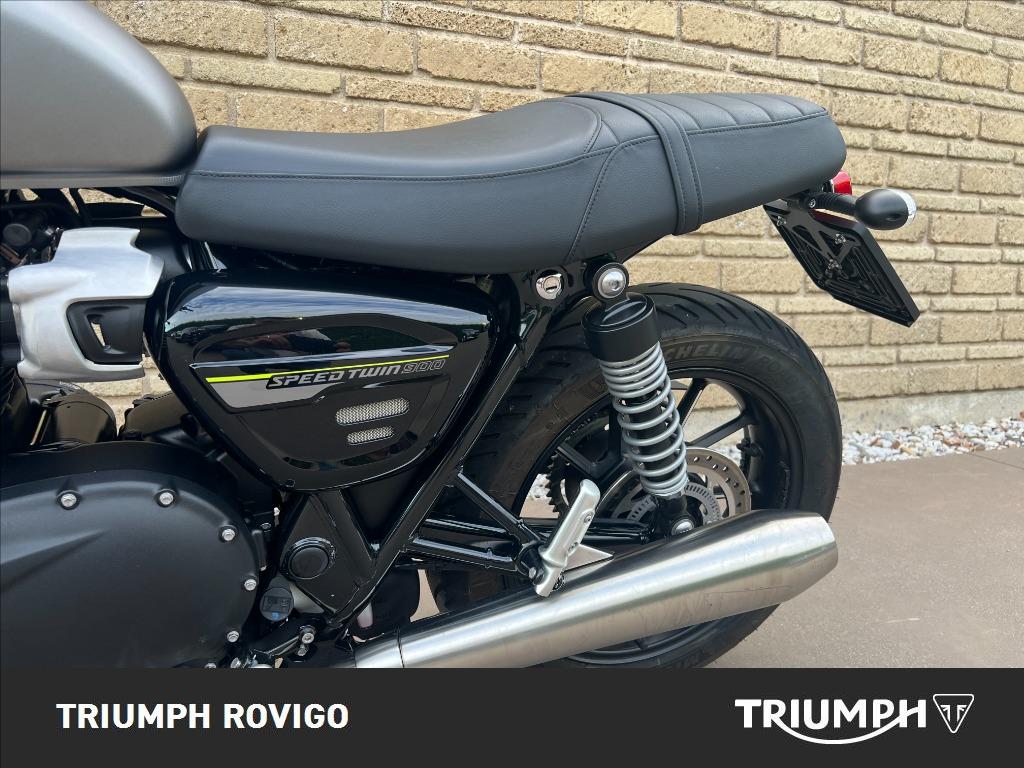 TRIUMPH Street Twin 900 