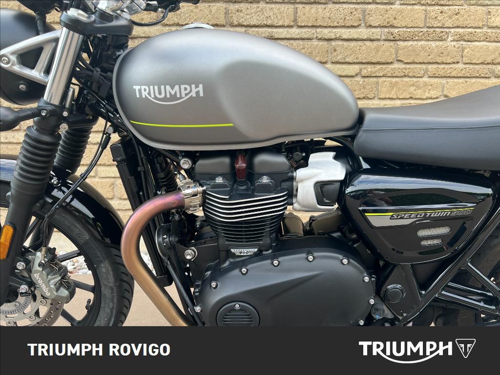 TRIUMPH Street Twin 900 