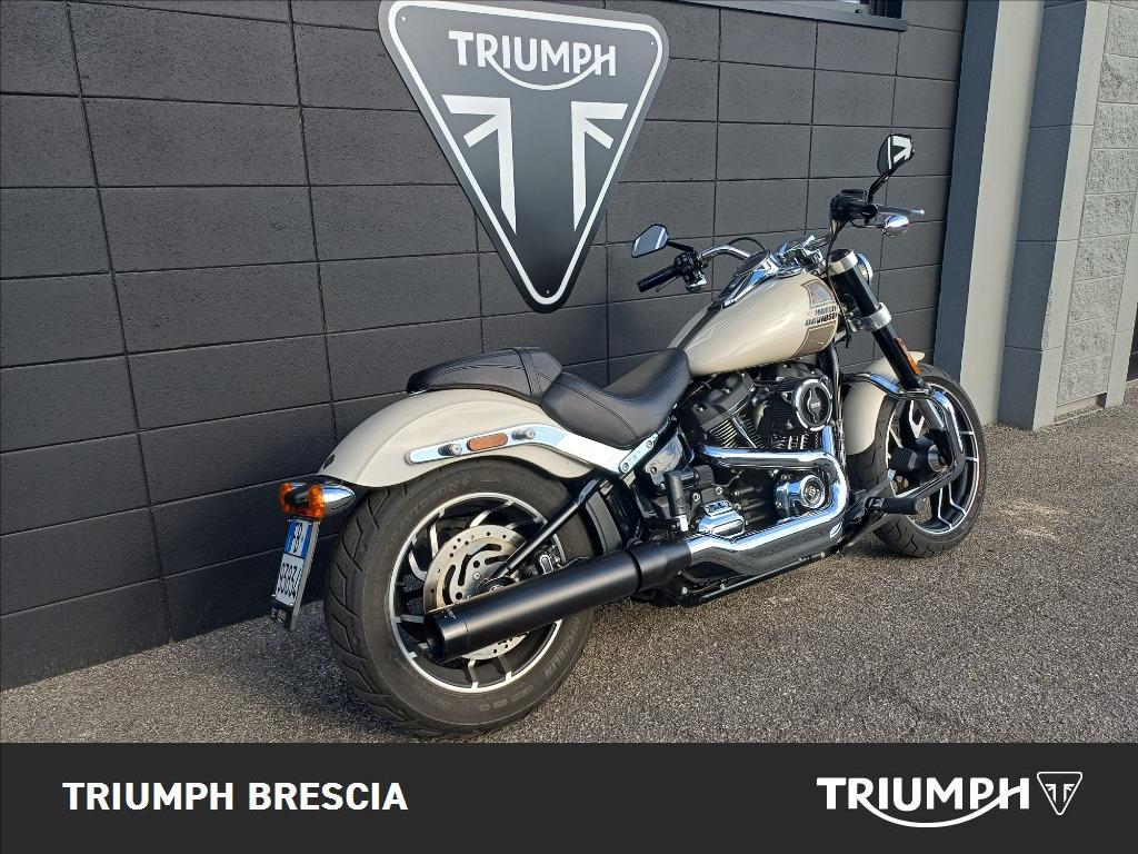 HARLEY DAVIDSON Sport Glide 107 1745 Custom Colour abs