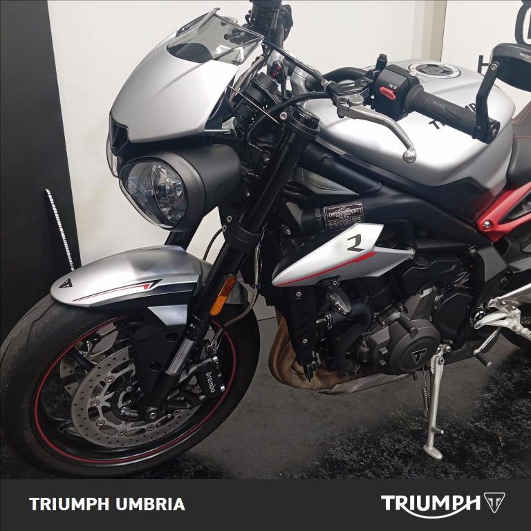 TRIUMPH Street Triple 765 R Low seat