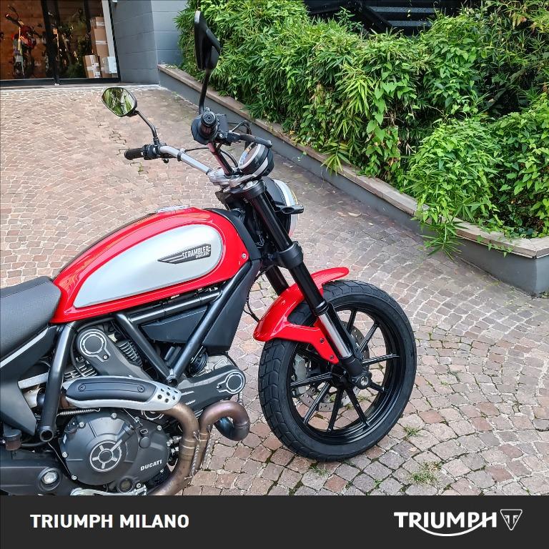 DUCATI Scrambler 800 Icon Red