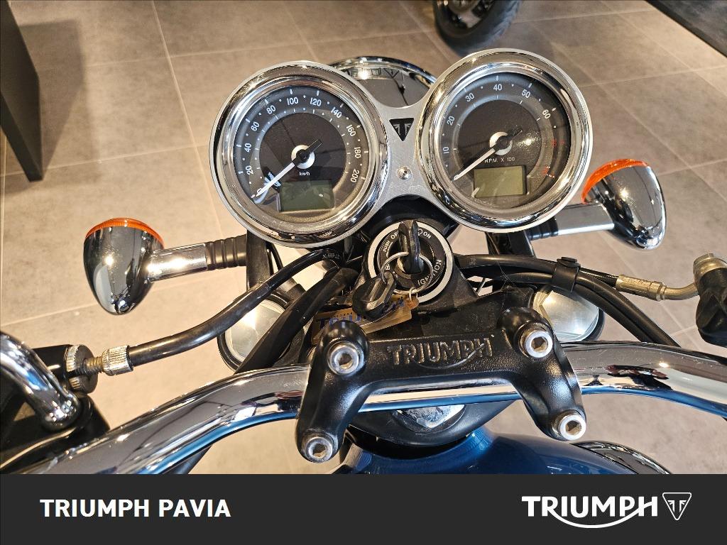 TRIUMPH Bonneville 900 T100 Black