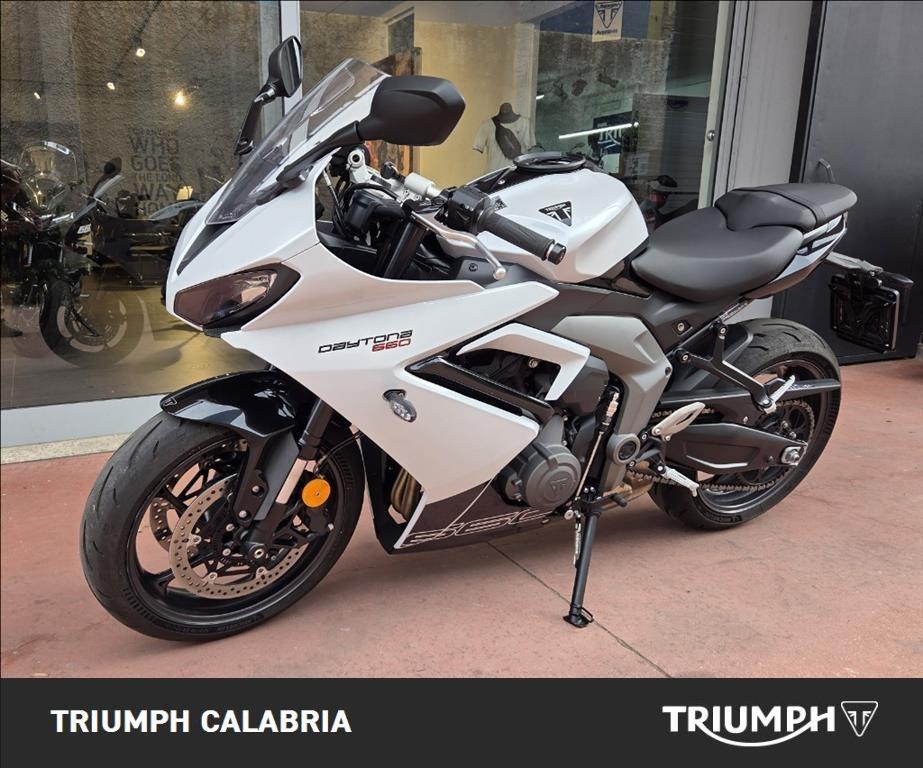 TRIUMPH Daytona 660 Abs #8