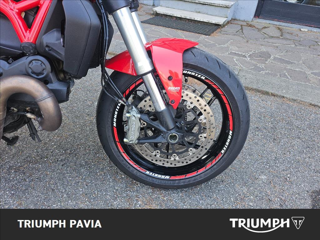 DUCATI Monster 821 Red