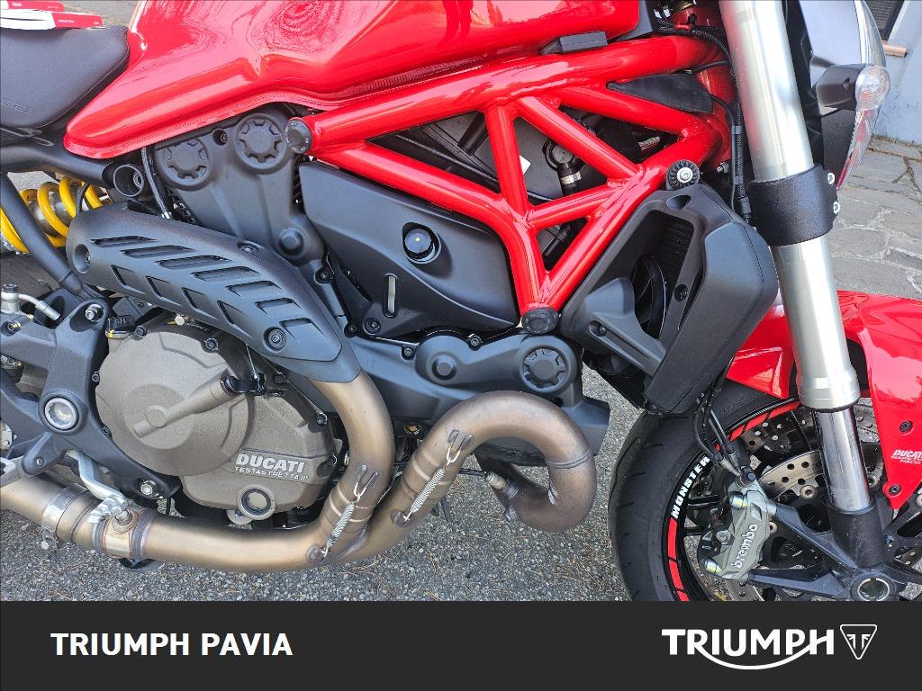 DUCATI Monster 821 Red