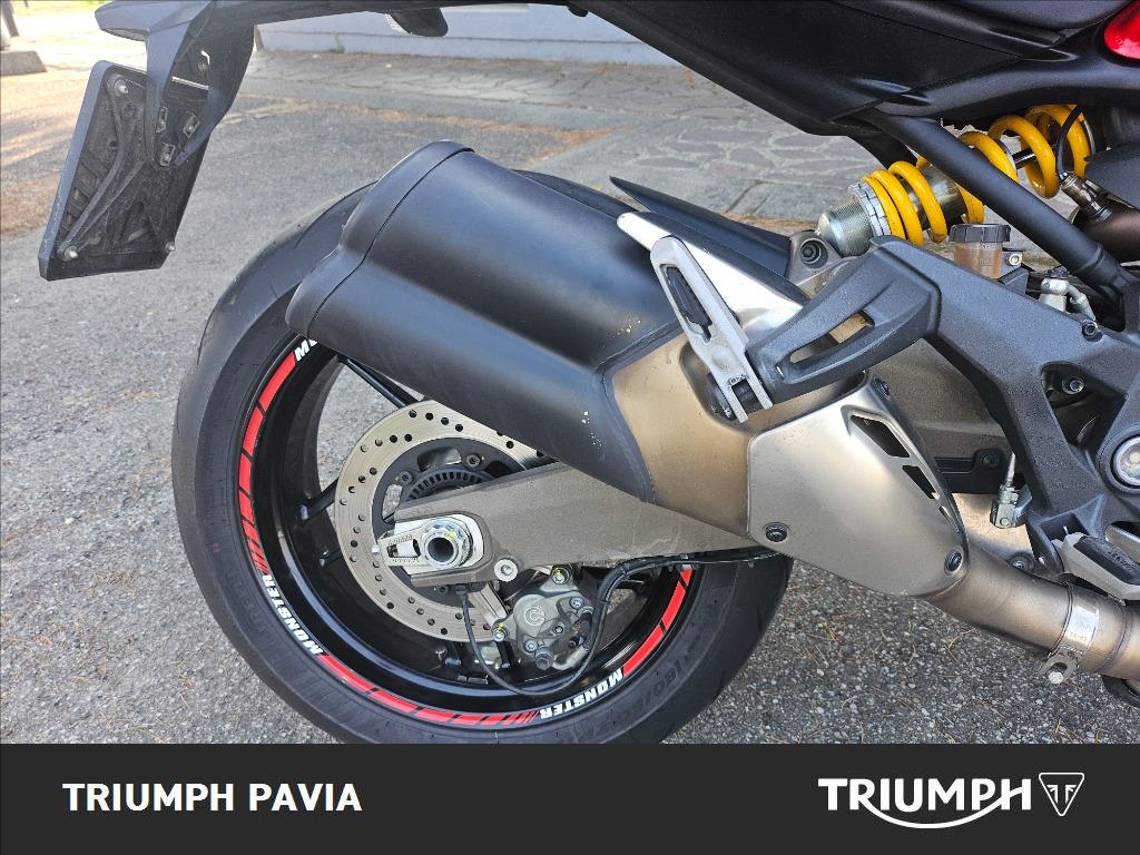 DUCATI Monster 821 Red