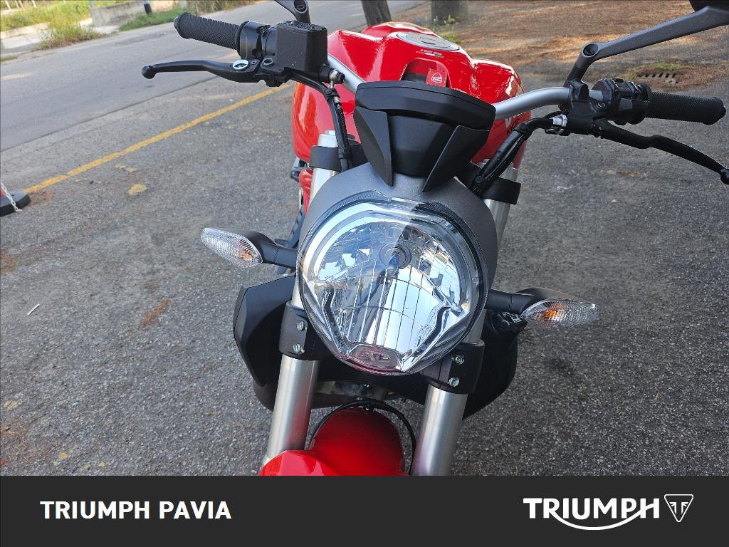 DUCATI Monster 821 Red