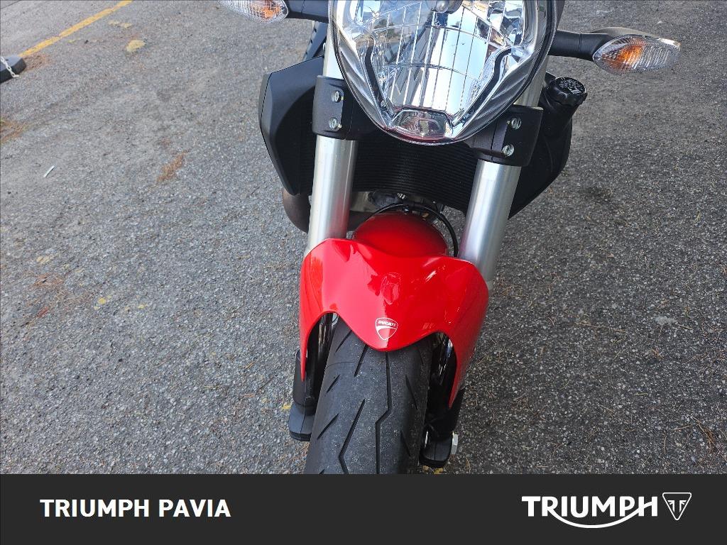 DUCATI Monster 821 Red