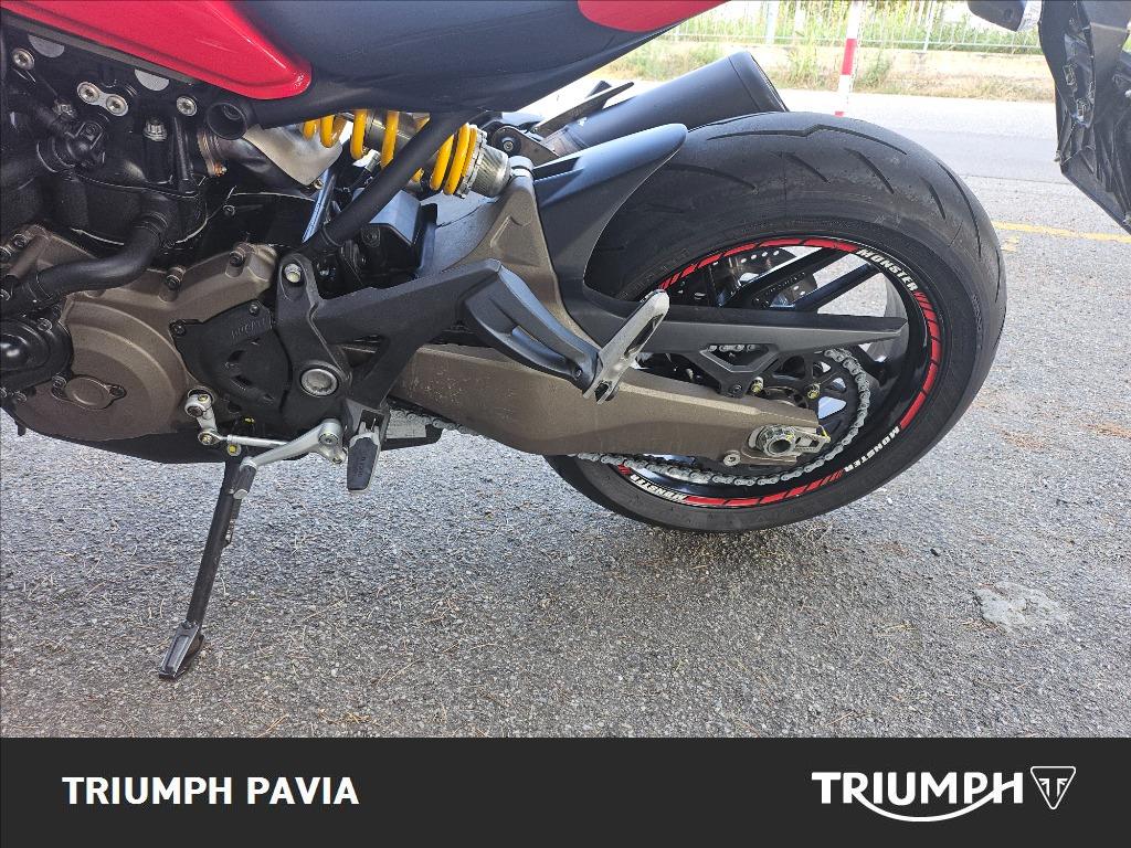 DUCATI Monster 821 Red