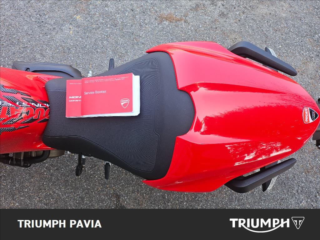 DUCATI Monster 821 Red