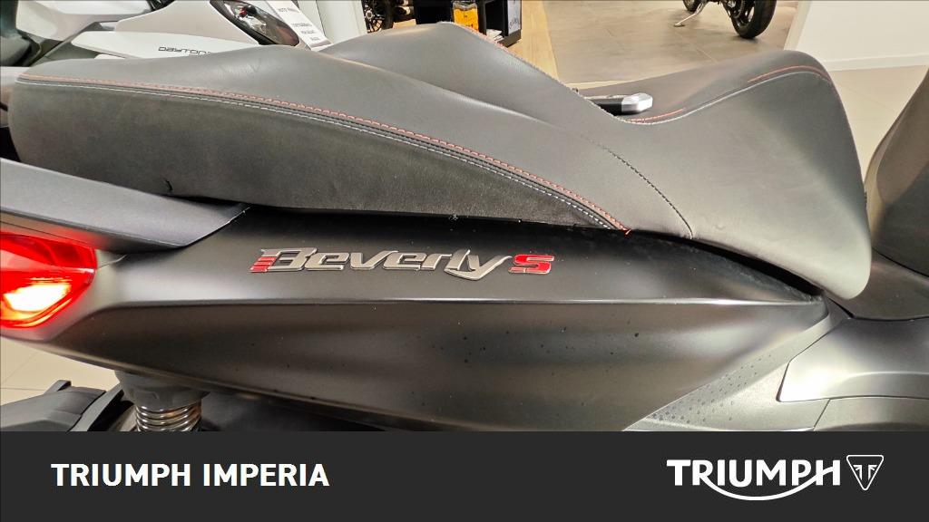PIAGGIO Beverly 400 hpe abs-asr Black Edition