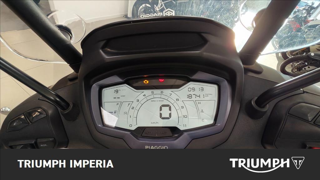 PIAGGIO Beverly 400 hpe abs-asr Black Edition