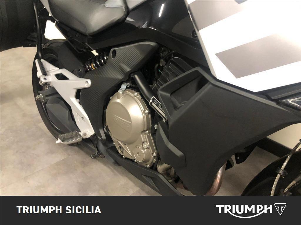 CFMOTO 650 MT Abs