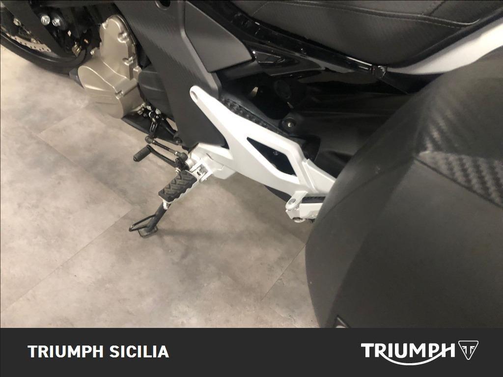 CFMOTO 650 MT Abs