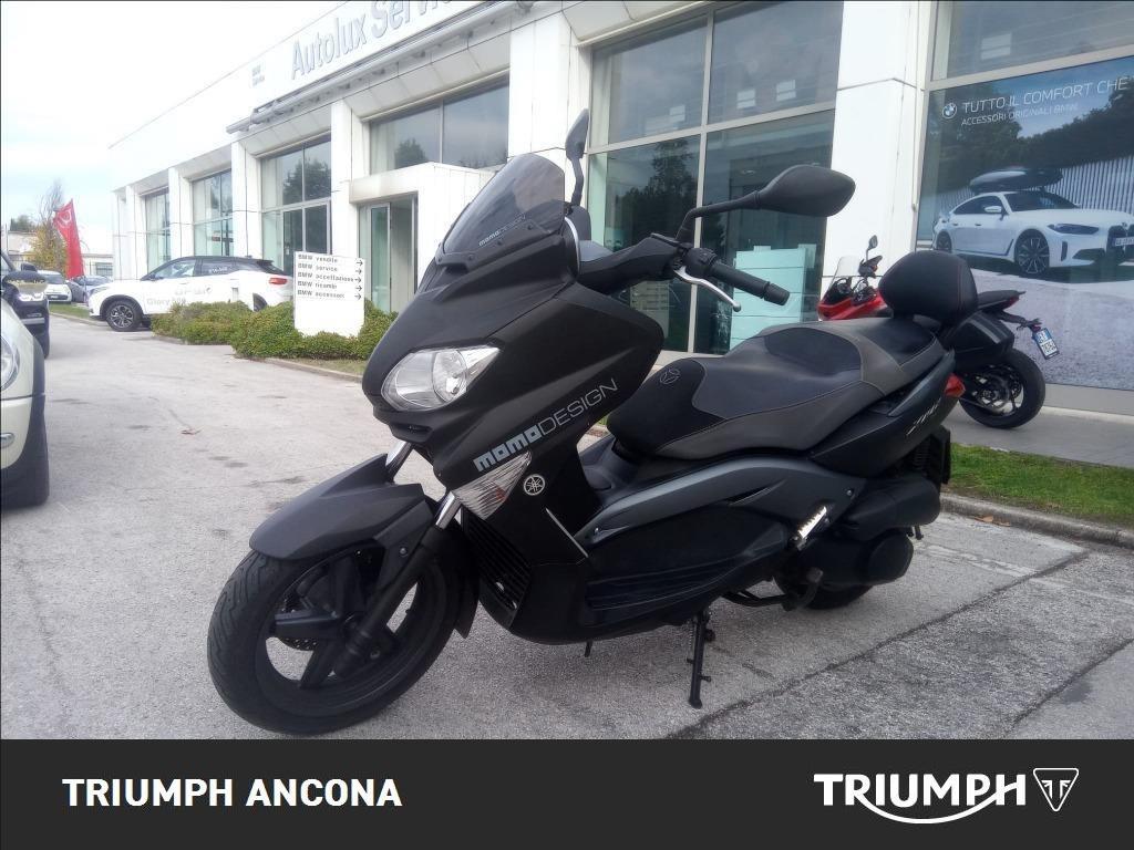 YAMAHA X-Max 250 Momodesign