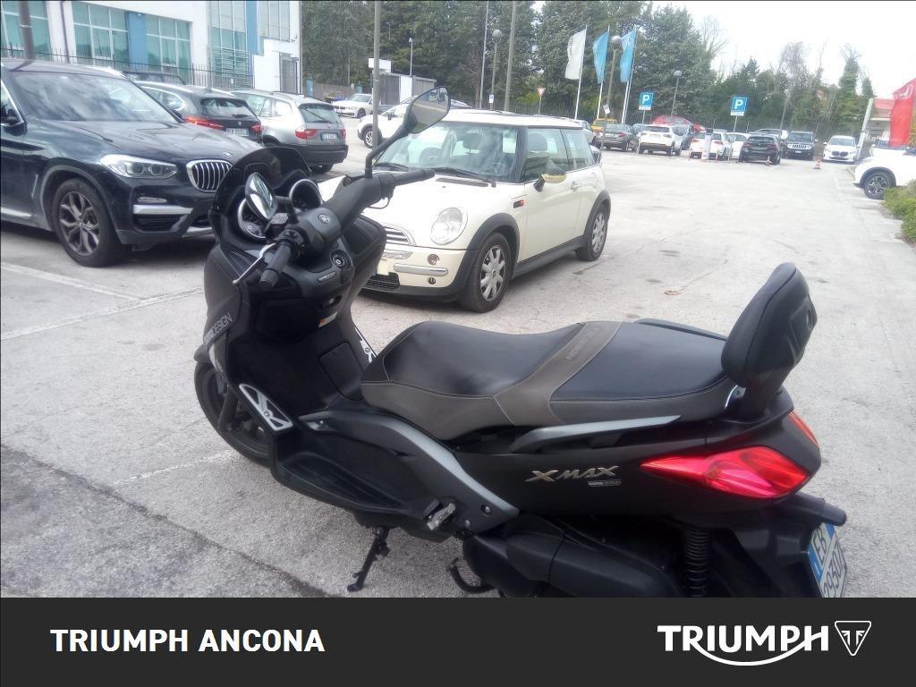 YAMAHA X-Max 250 Momodesign