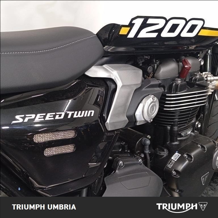 TRIUMPH Speed Twin 1200 Crystal White/Sapphire Black Abs