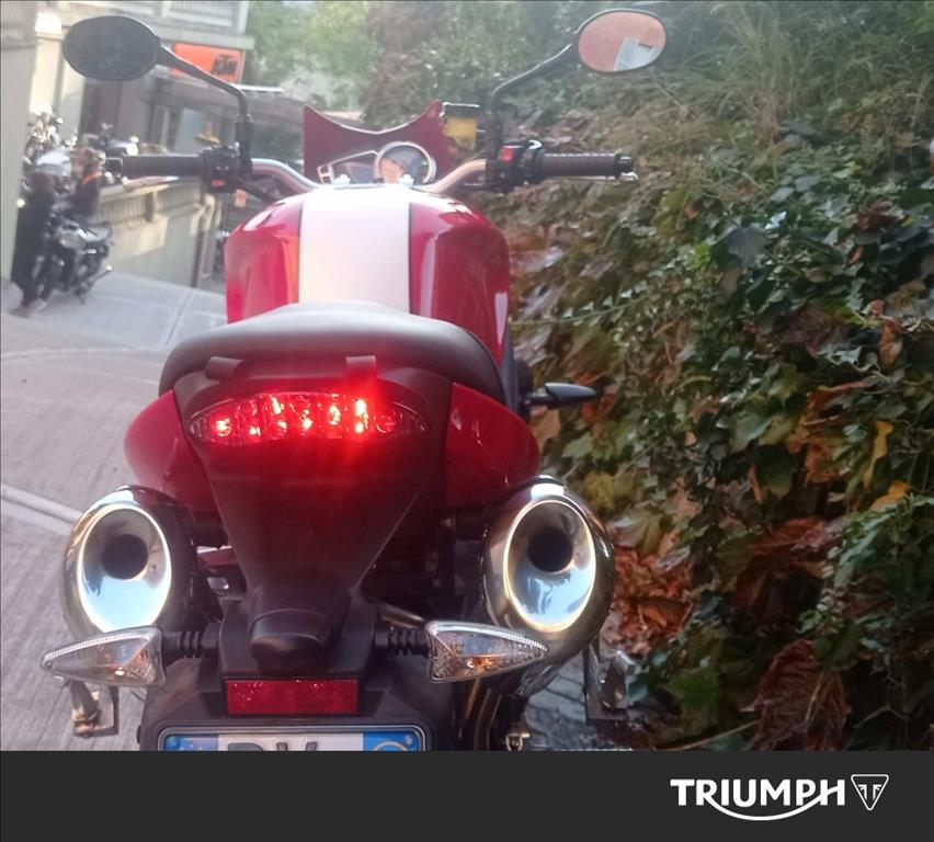 TRIUMPH Speed Triple 1050 