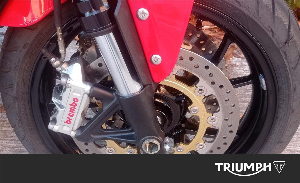 TRIUMPH Speed Triple 1050 