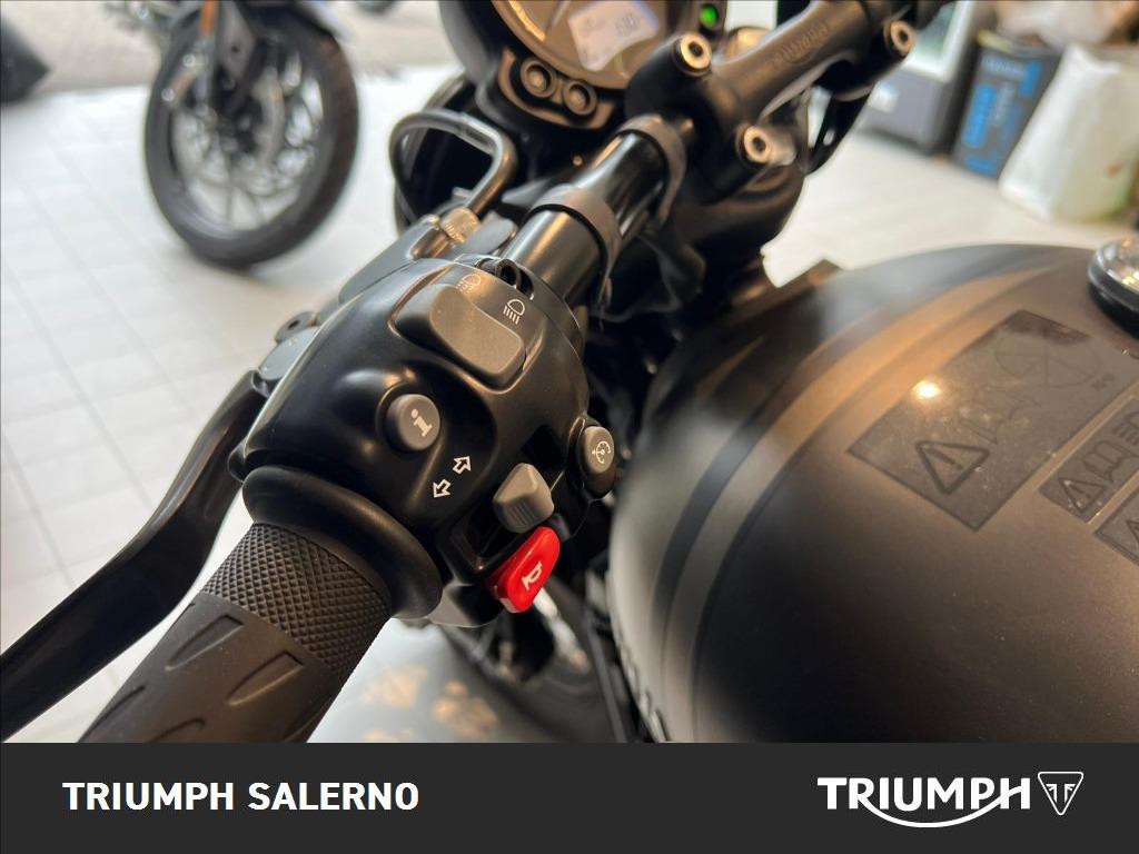 TRIUMPH Bonneville 1200 Bobber E5