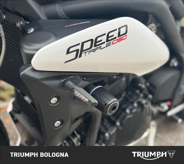 TRIUMPH Speed Triple 1050 