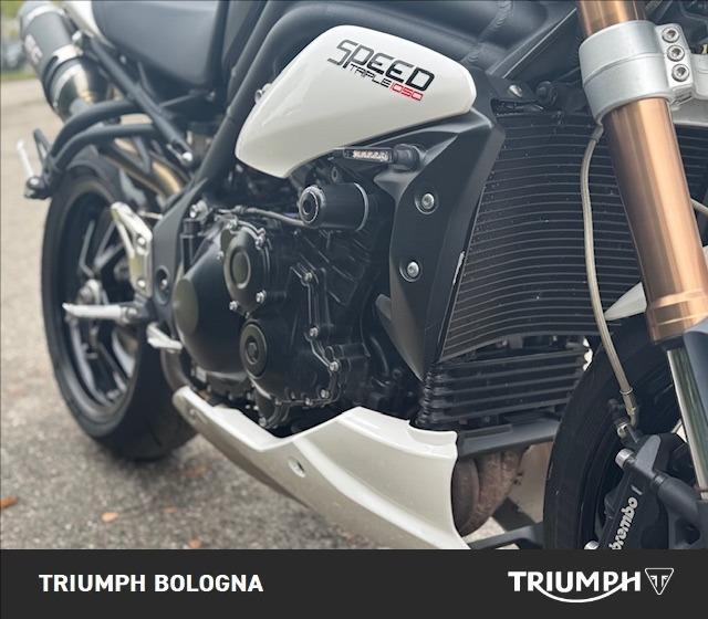 TRIUMPH Speed Triple 1050 