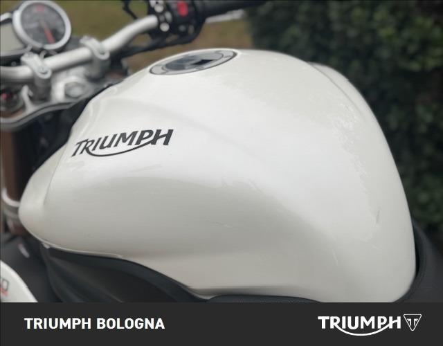 TRIUMPH Speed Triple 1050 