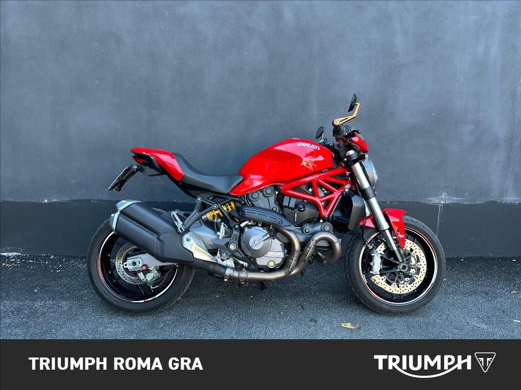 DUCATI Monster 821 Red