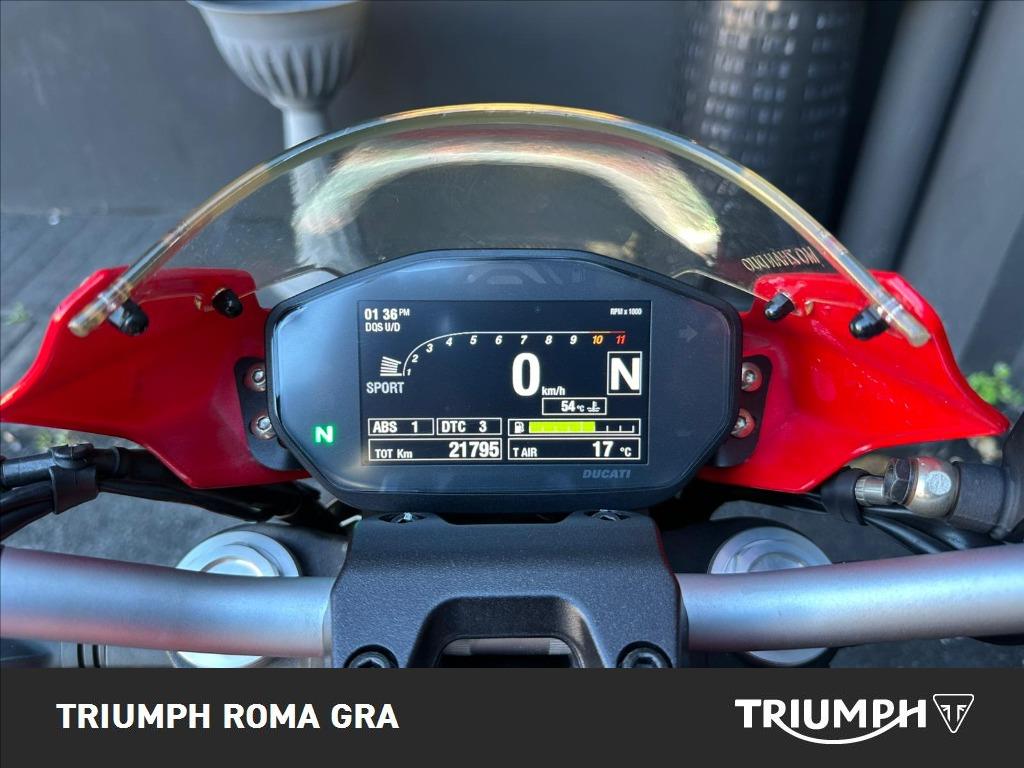DUCATI Monster 821 Red