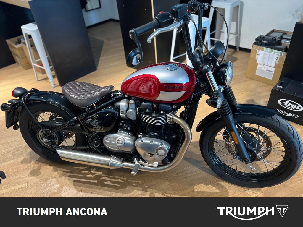 TRIUMPH Bonneville 1200 Bobber E4